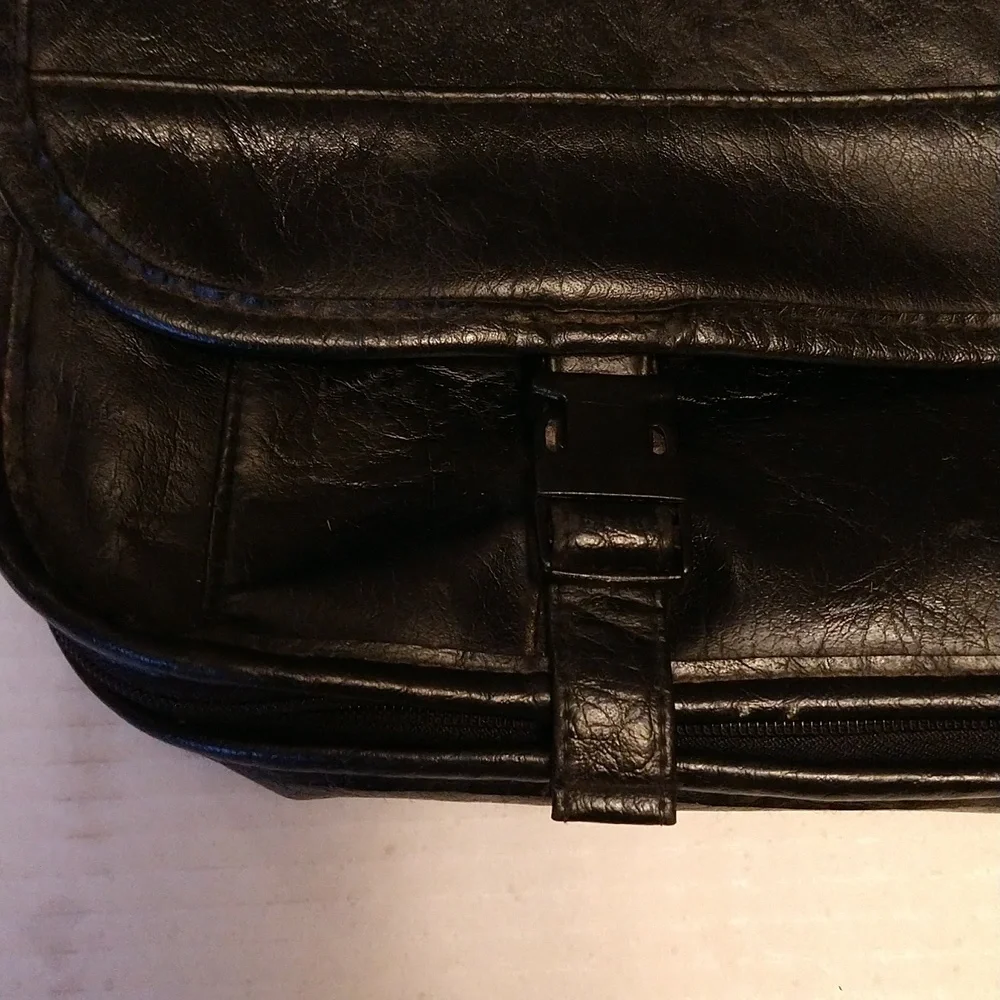 VGUC. Vintage Anheuser-Busch expandable laptop briefcase.